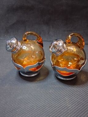 Farber Bros Krome Kraft Amber Glass Salt & Pepper Shakers Art Deco Pitcher Style